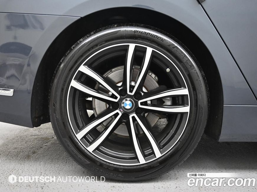 BMW 7-Series 2016
