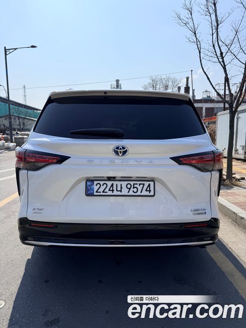 Toyota Sienna 2024