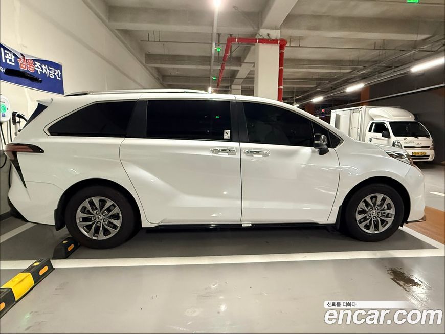 Toyota Sienna 2024