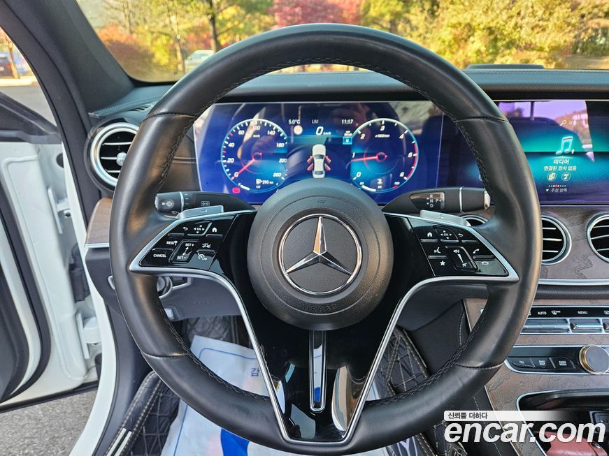 Mercedes-Benz E-Class 2022