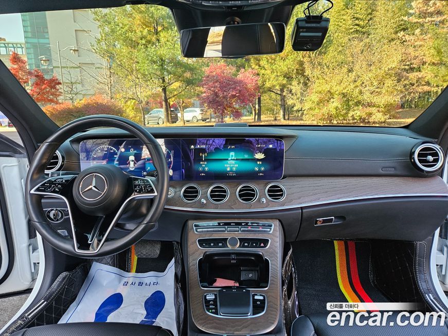 Mercedes-Benz E-Class 2022