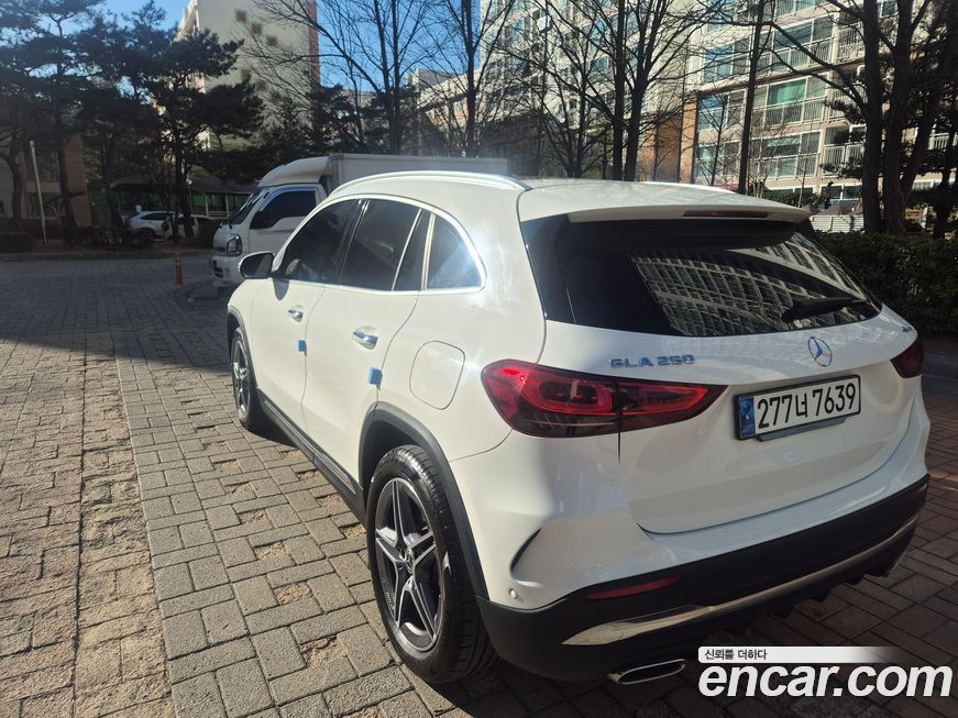 Mercedes-Benz GLA-Class 2023