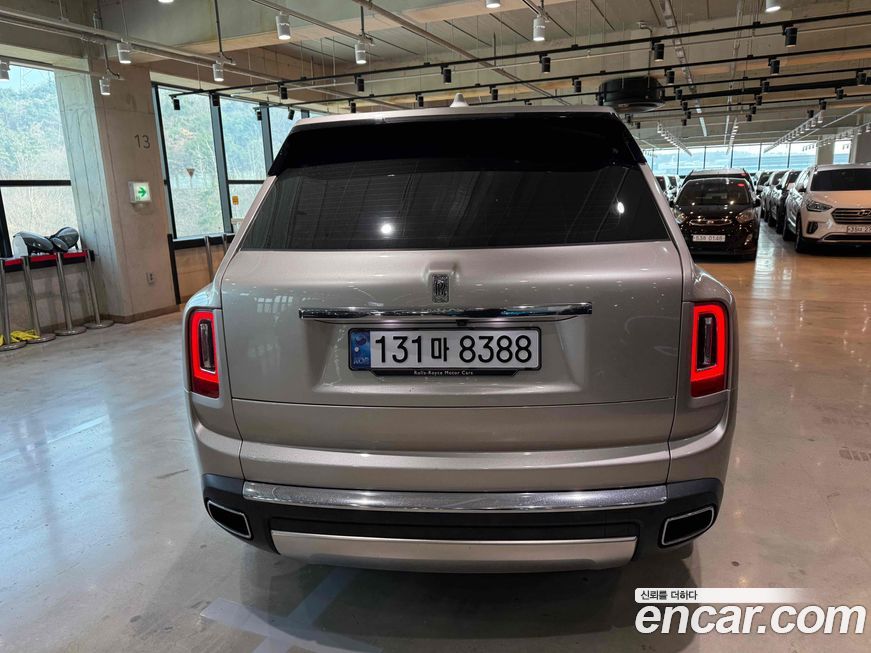 Rolls-Royce Cullinan 2021