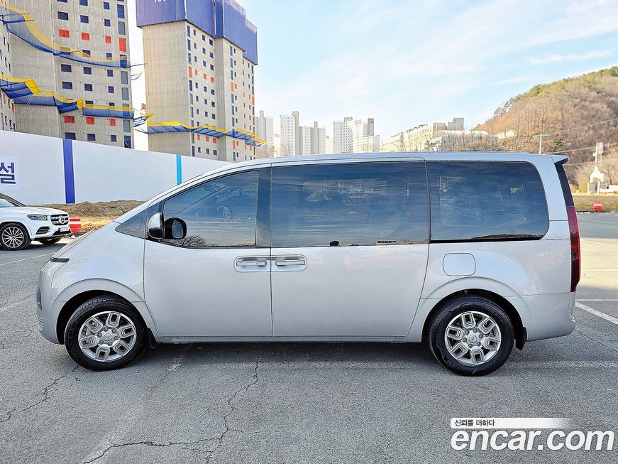 Hyundai Staria 2023