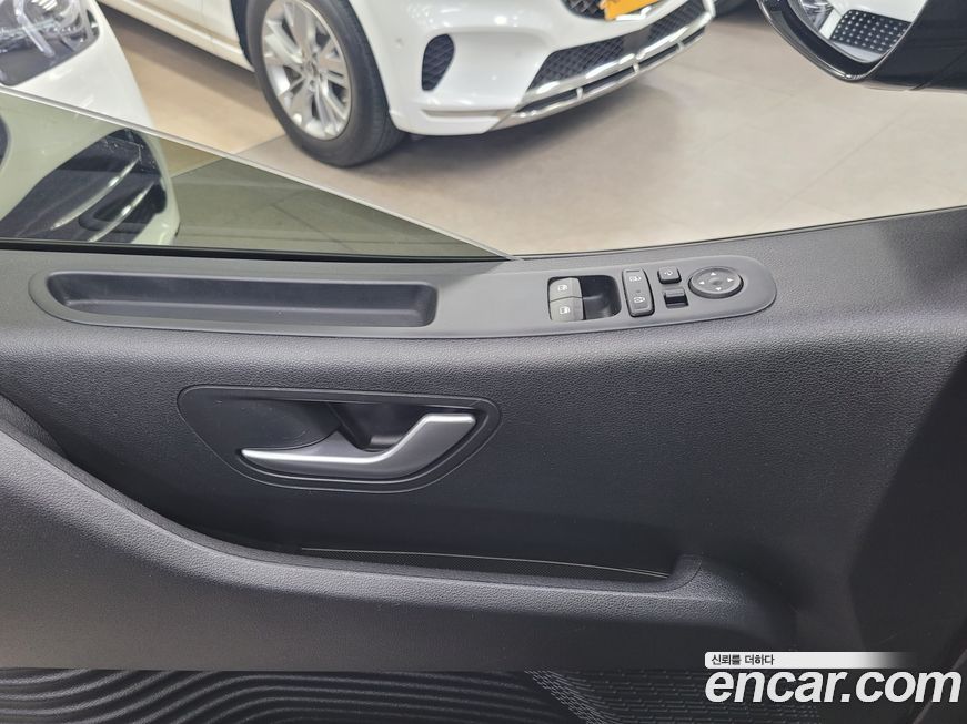 Hyundai Staria 2024