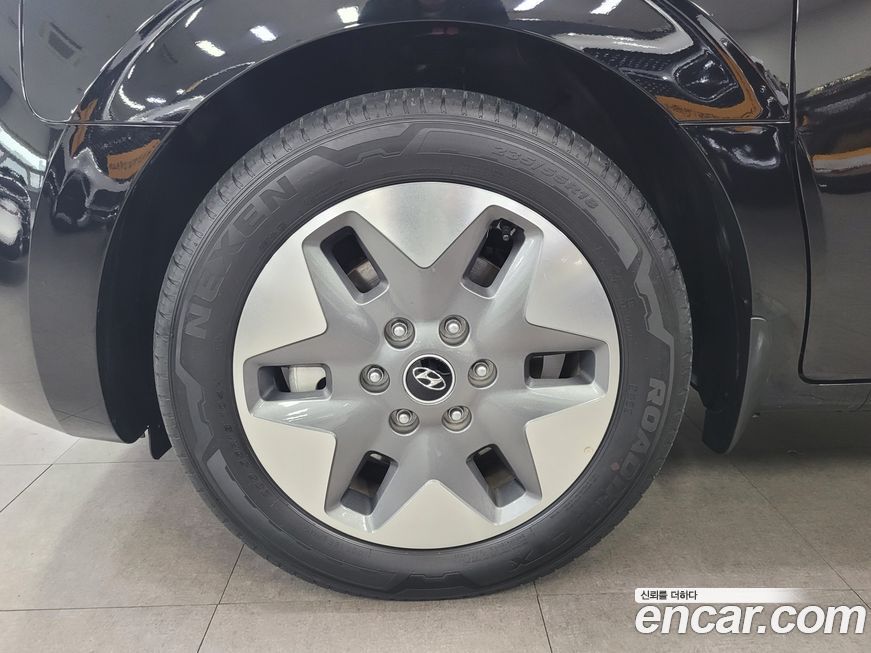 Hyundai Staria 2024