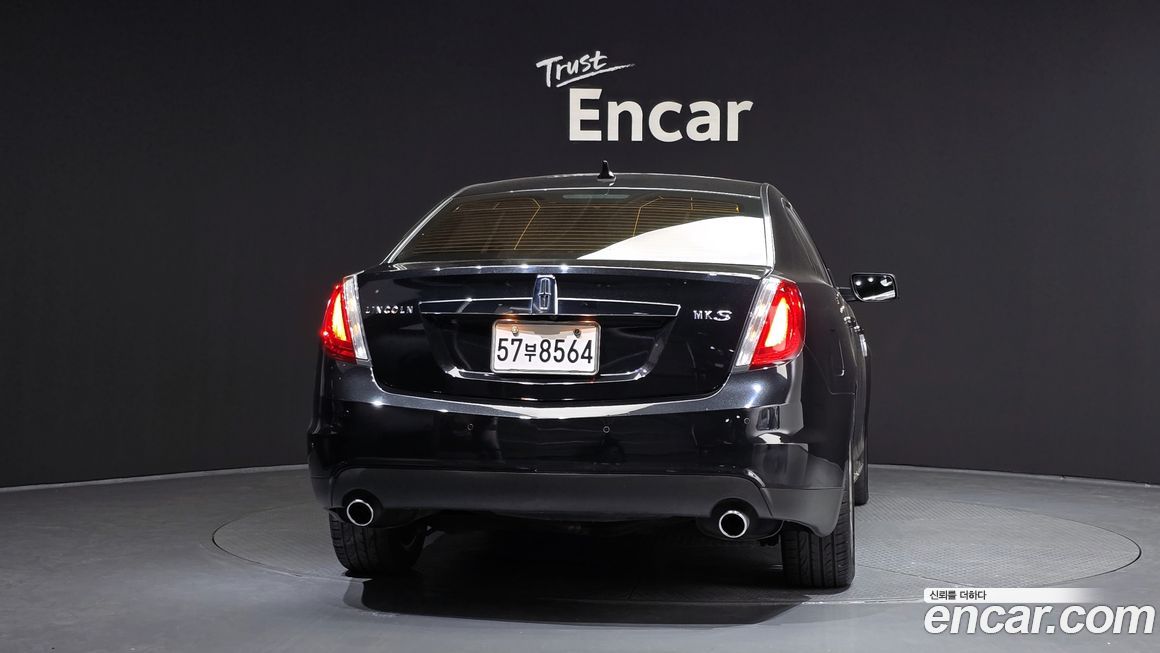 Lincoln MKS 2011
