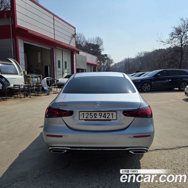 Mercedes-Benz E-Class 2022