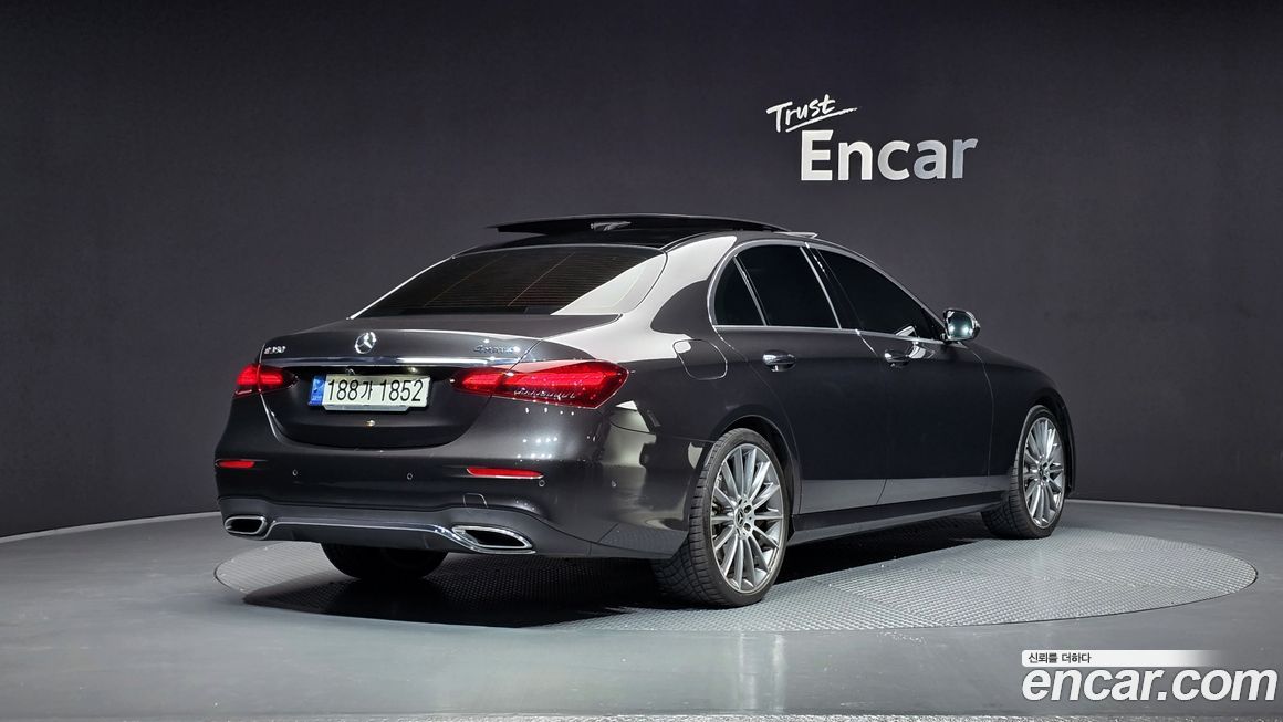 Mercedes-Benz E-Class 2021