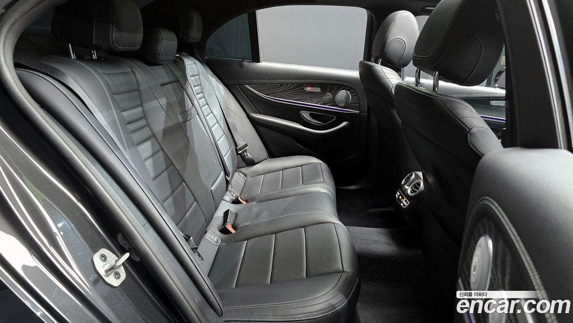 Mercedes-Benz E-Class 2021