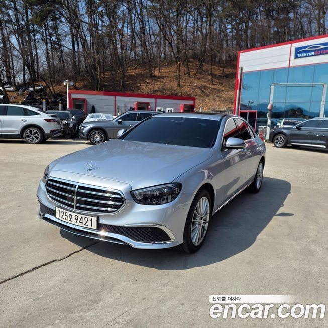 Mercedes-Benz E-Class 2022