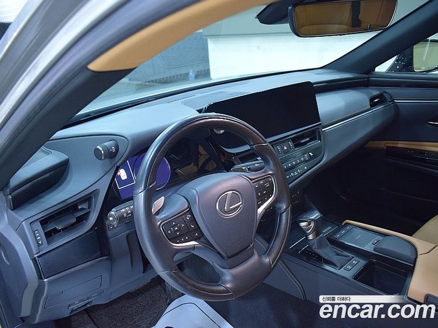 Lexus ES 2022
