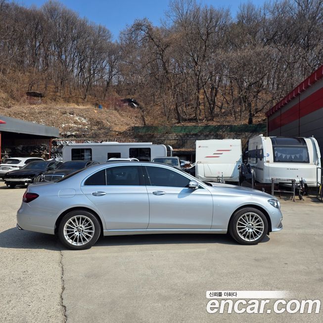Mercedes-Benz E-Class 2022