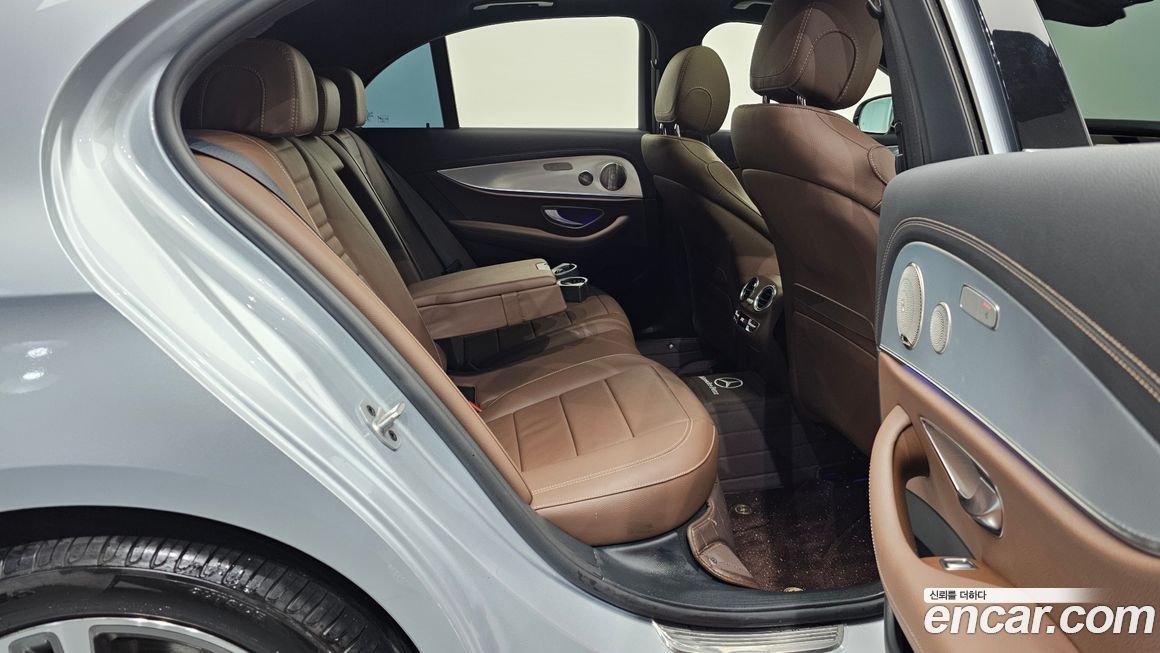 Mercedes-Benz E-Class 2021