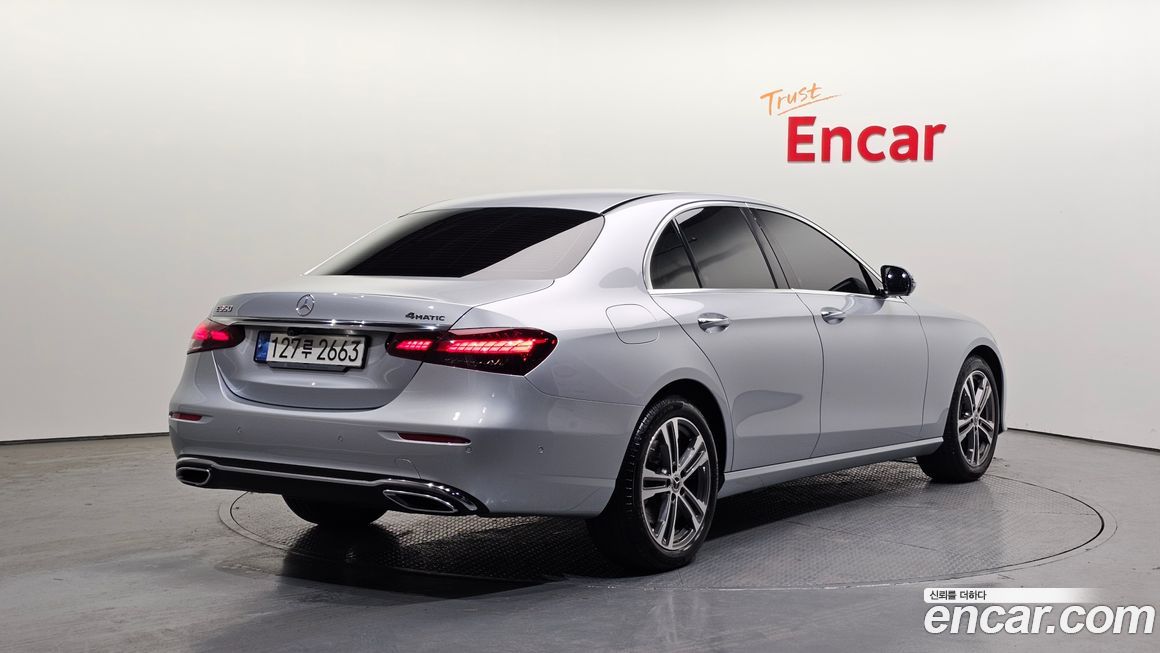 Mercedes-Benz E-Class 2021
