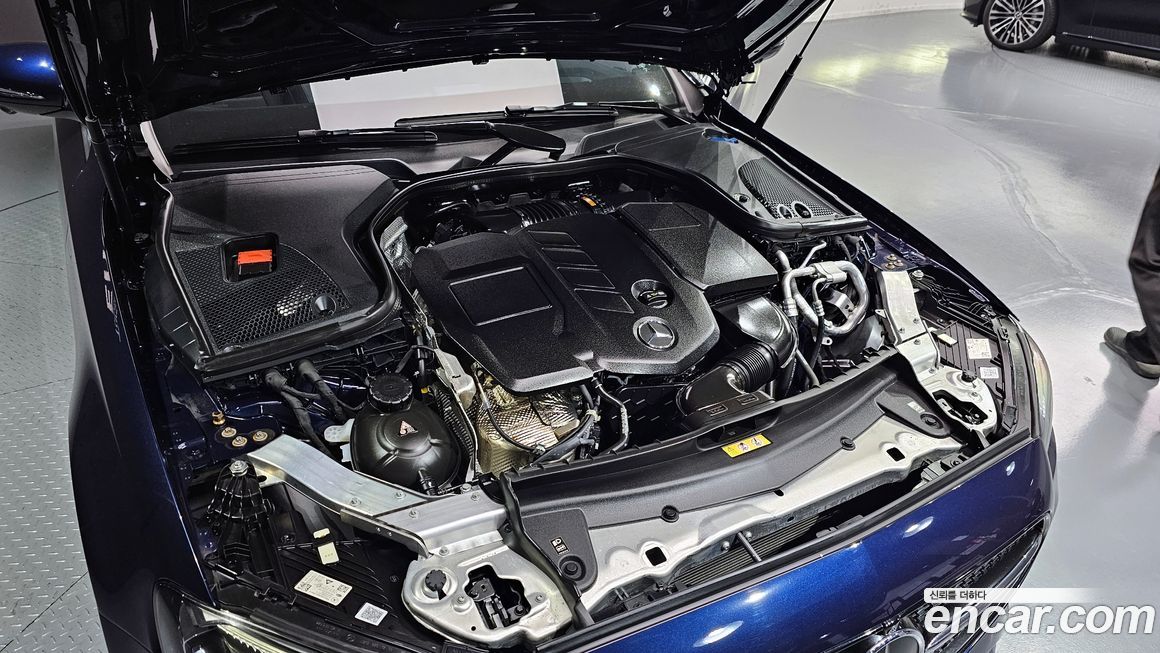Mercedes-Benz E-Class 2021