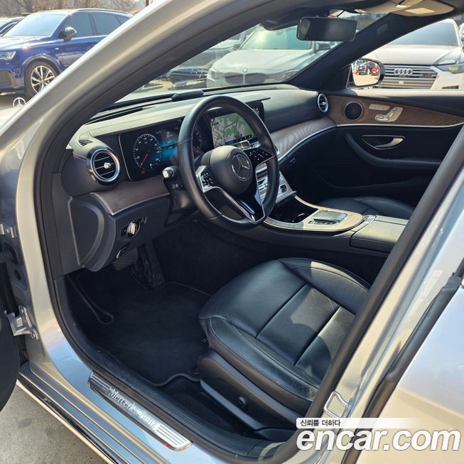 Mercedes-Benz E-Class 2022