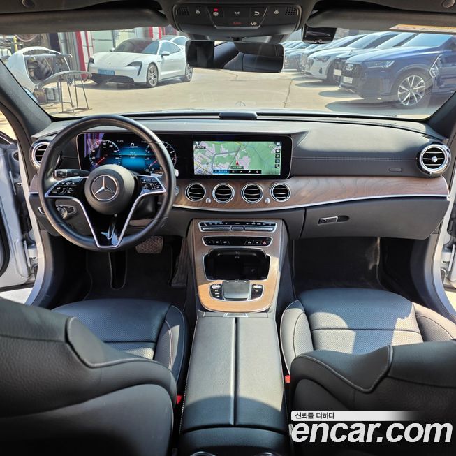 Mercedes-Benz E-Class 2022