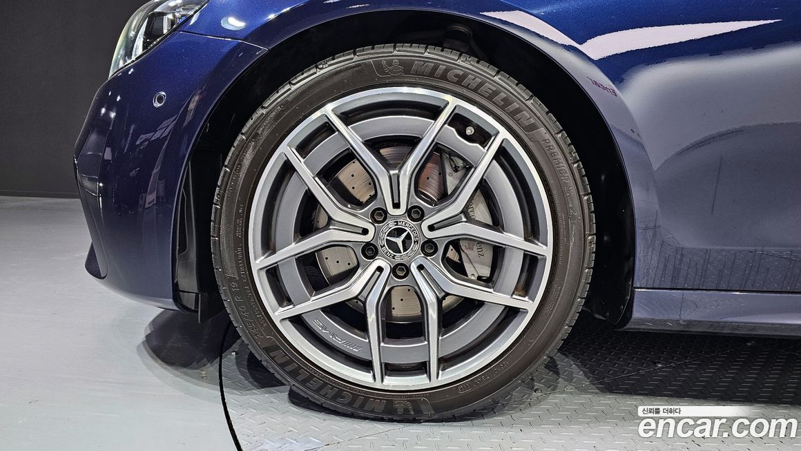 Mercedes-Benz E-Class 2021