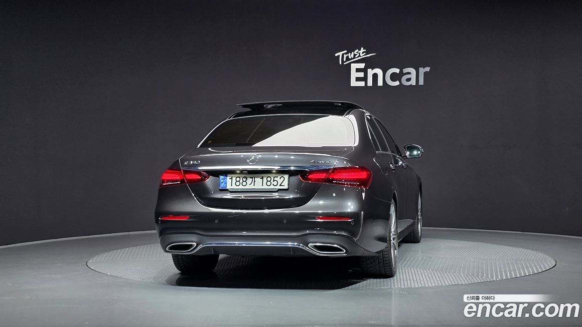 Mercedes-Benz E-Class 2021