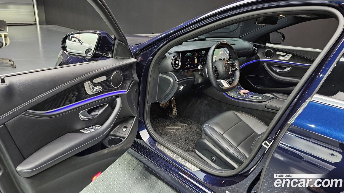 Mercedes-Benz E-Class 2021