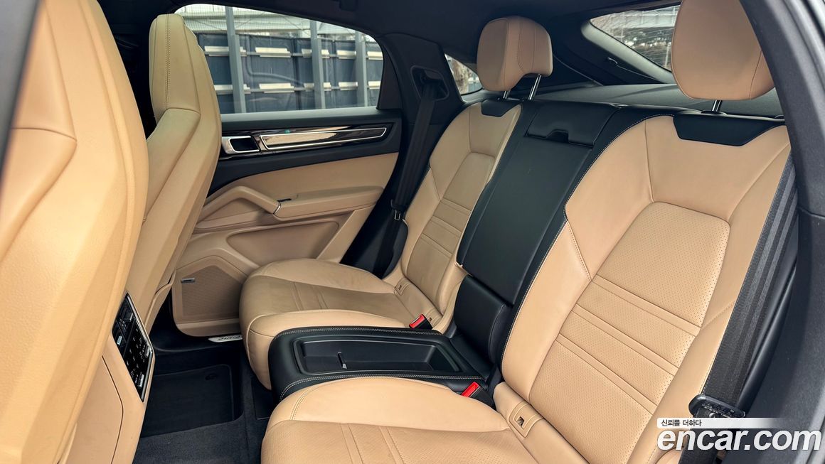 Porsche Cayenne 2021