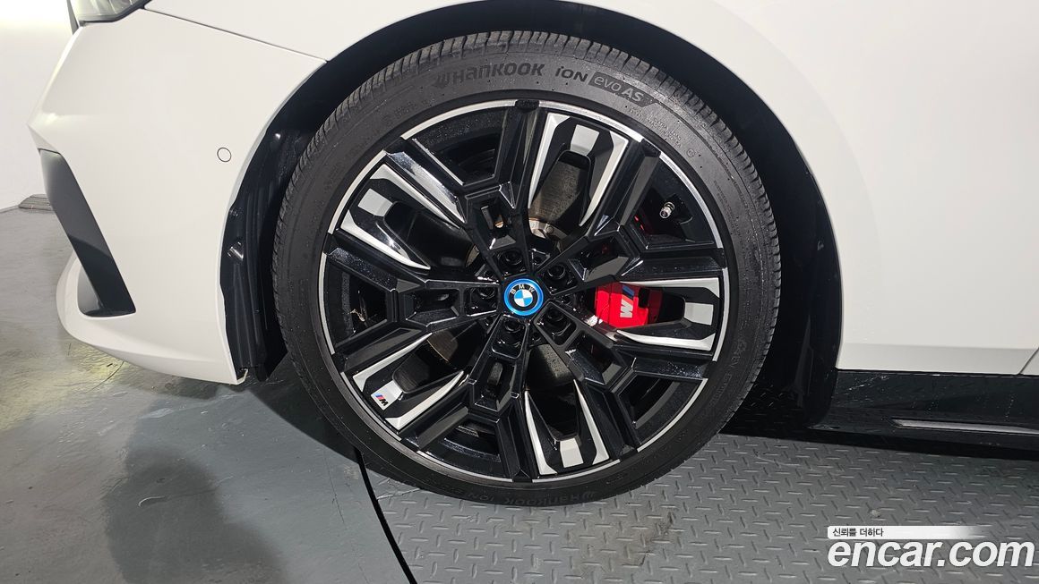 BMW i5 2024