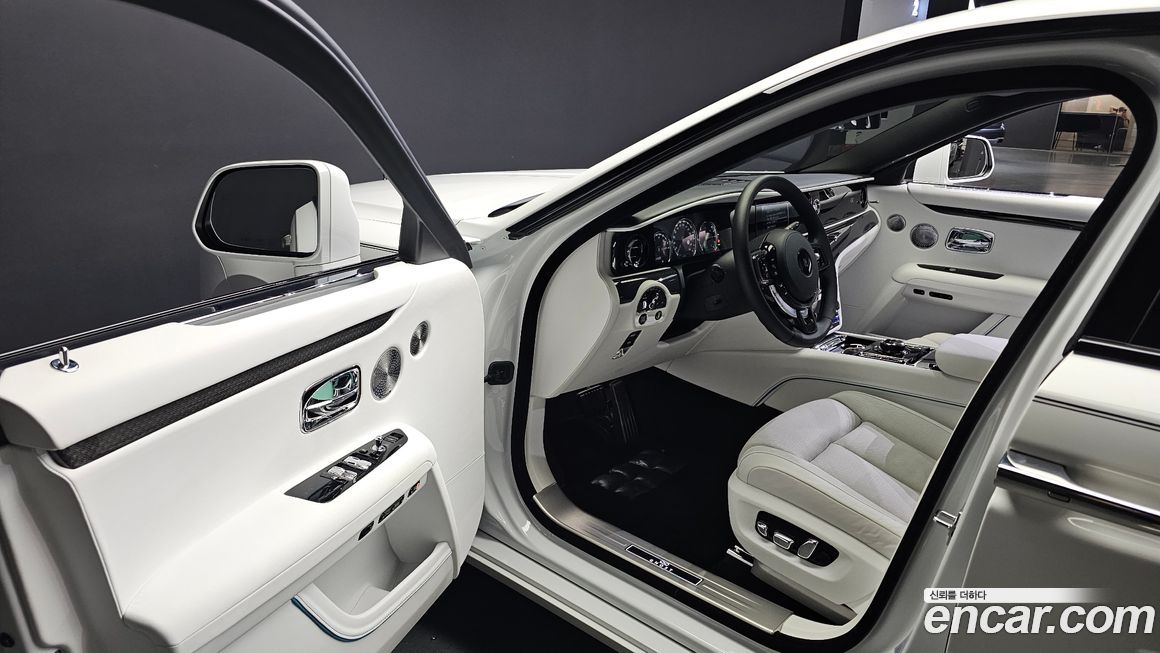 Rolls-Royce Ghost 2023