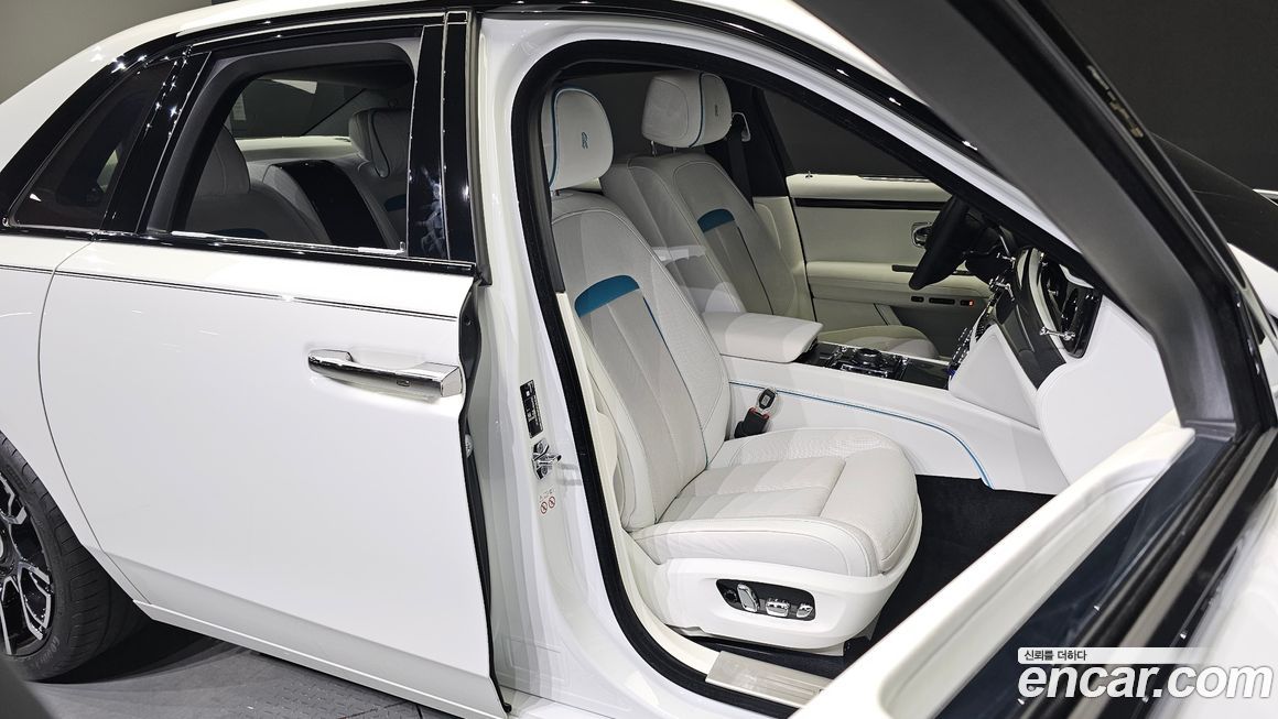 Rolls-Royce Ghost 2023