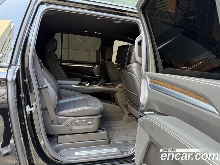 Cadillac Escalade 2025