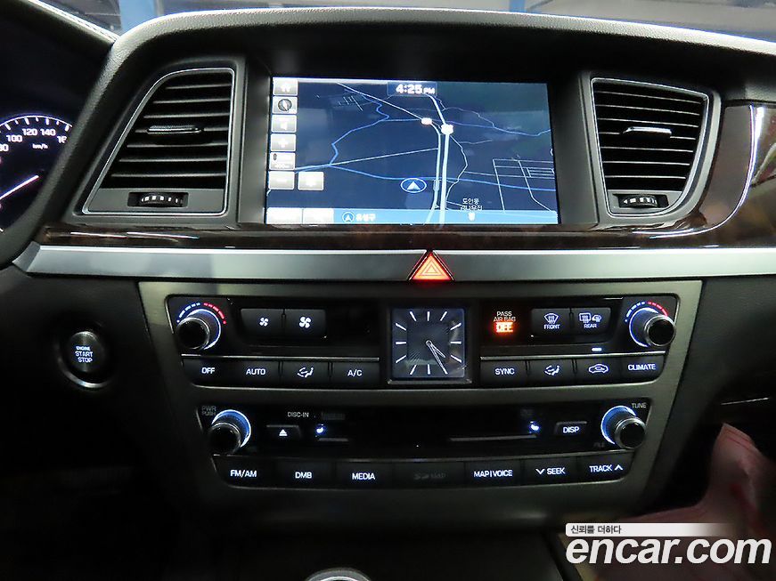 Hyundai Genesis 2016