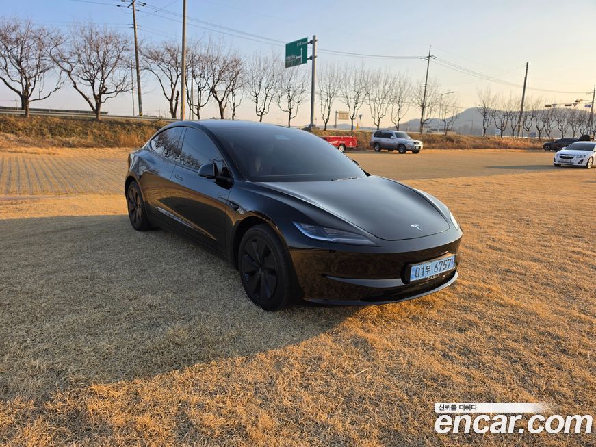 Tesla Model 3 2024