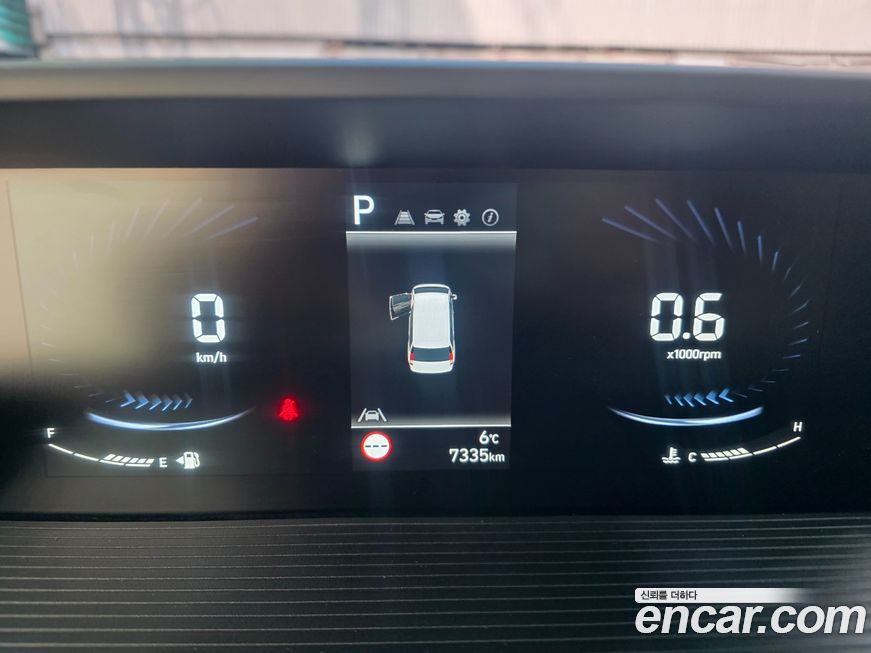 Hyundai Staria 2025