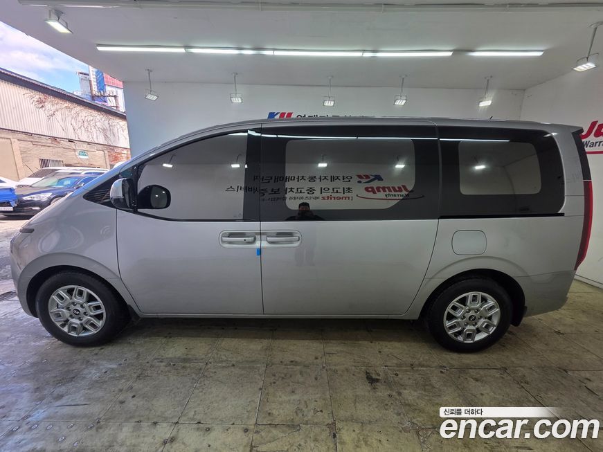 Hyundai Staria 2025