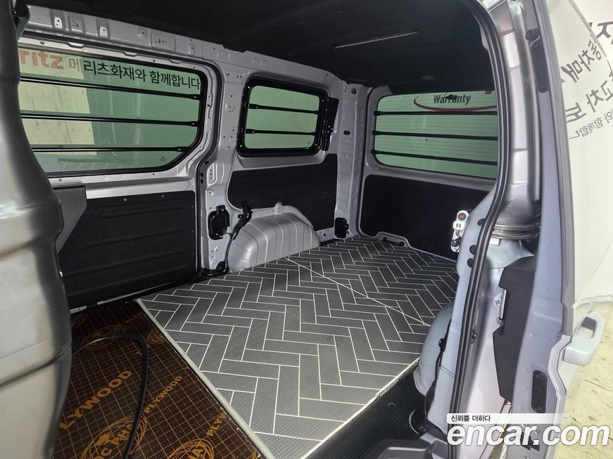 Hyundai Staria 2025