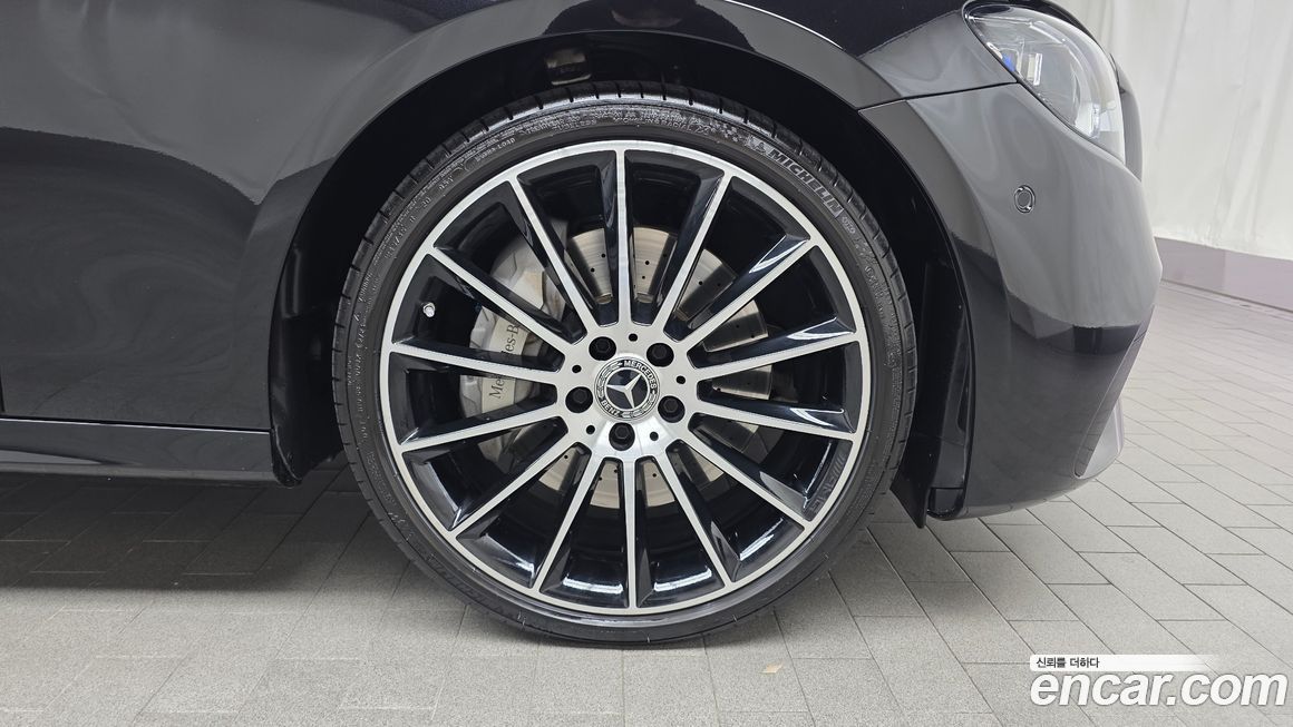 Mercedes-Benz E-Class 2023