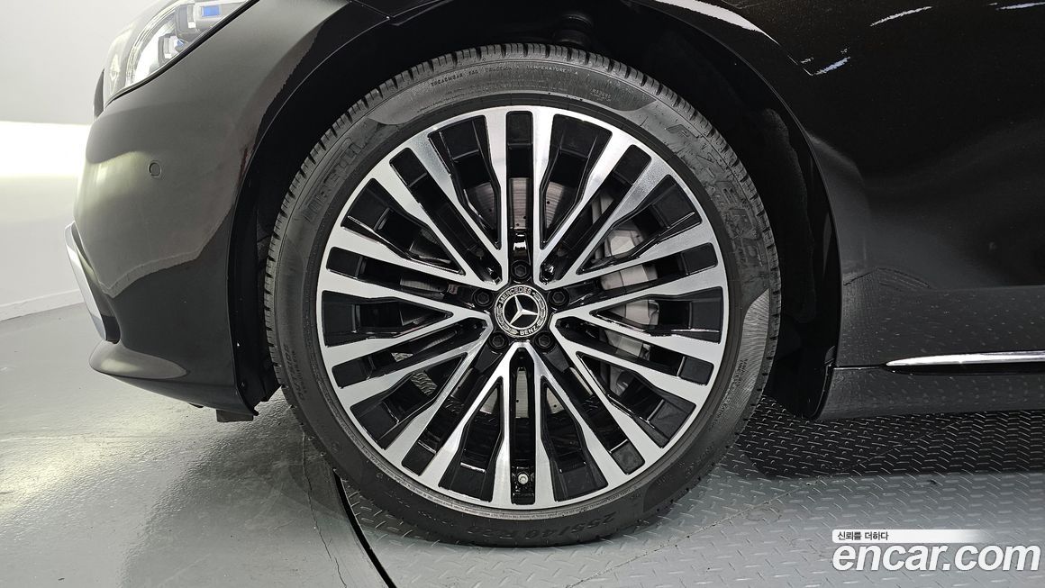 Mercedes-Benz S-Class 2023