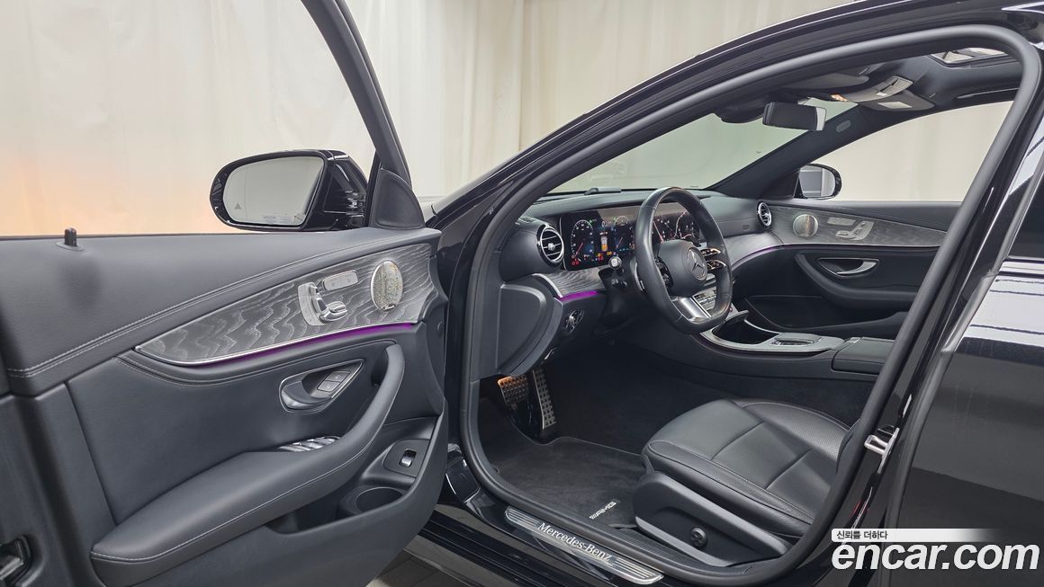 Mercedes-Benz E-Class 2023