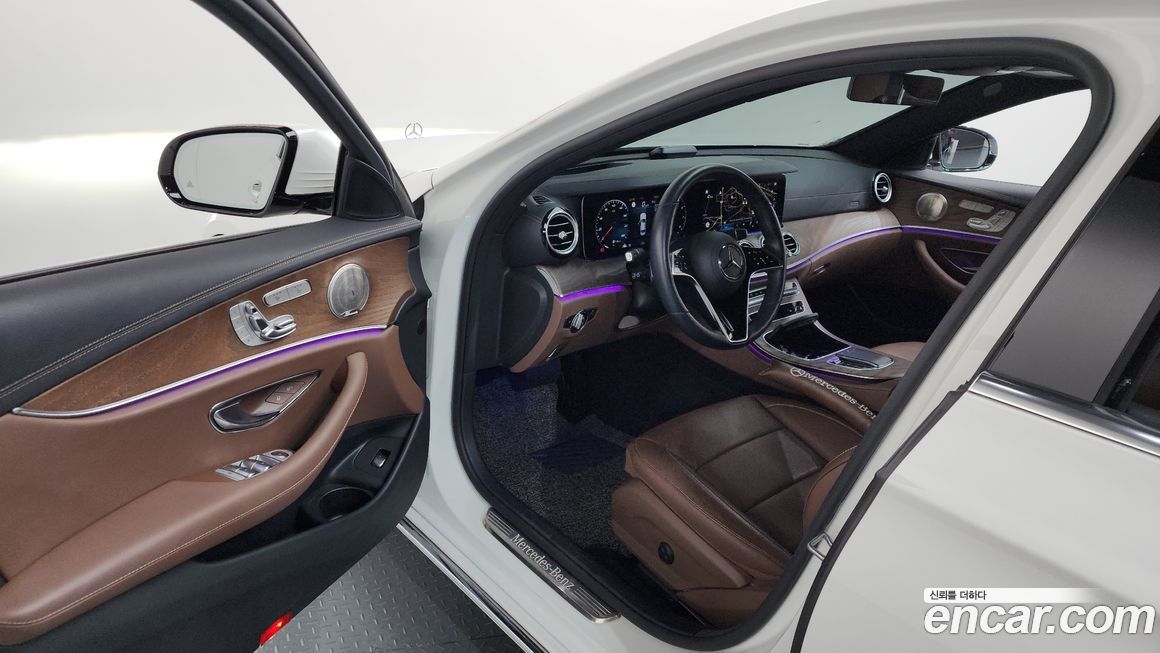 Mercedes-Benz E-Class 2022