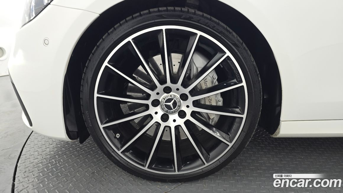 Mercedes-Benz E-Class 2023