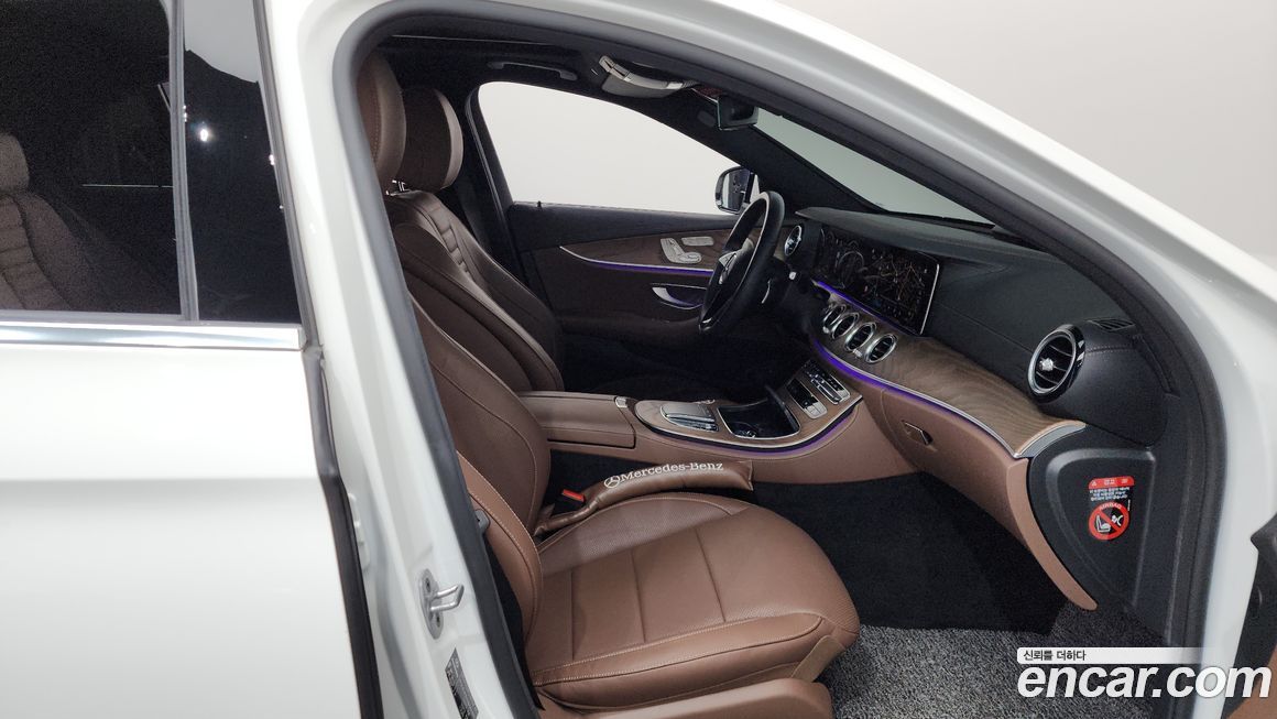 Mercedes-Benz E-Class 2022