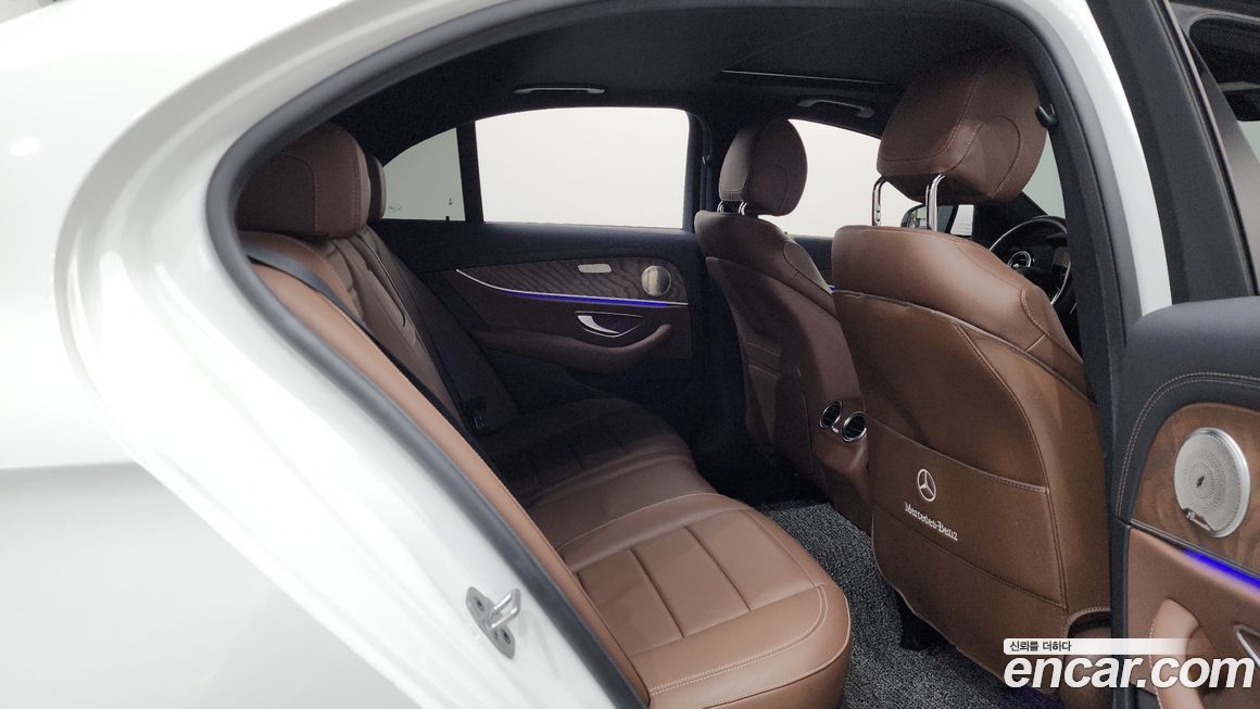 Mercedes-Benz E-Class 2022