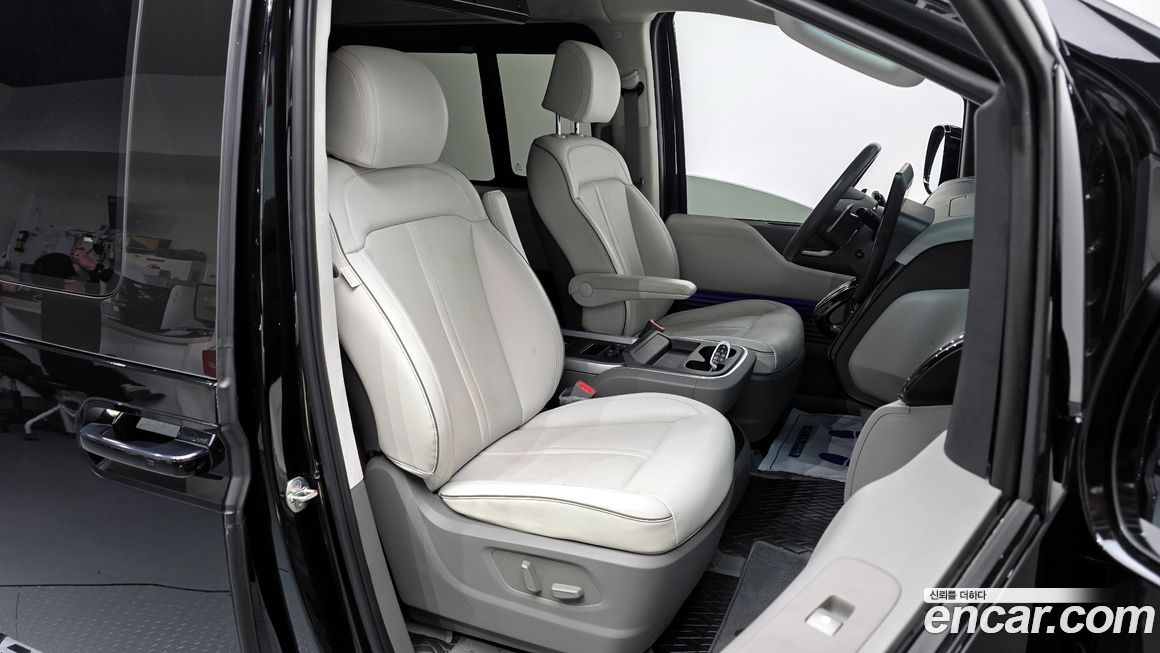 Hyundai Staria 2023