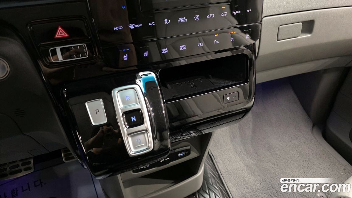 Hyundai Staria 2023