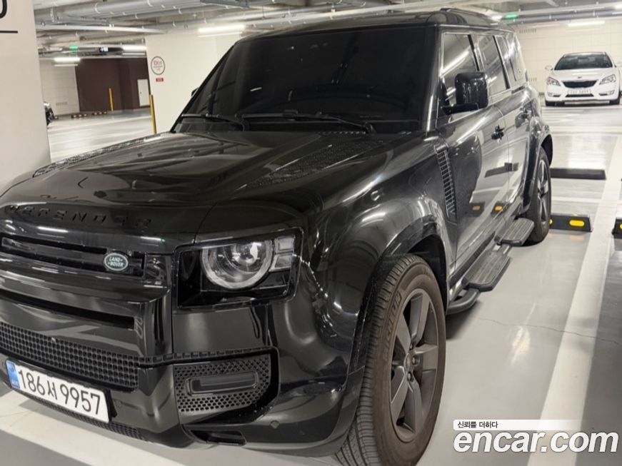 Land Rover Defender 2024