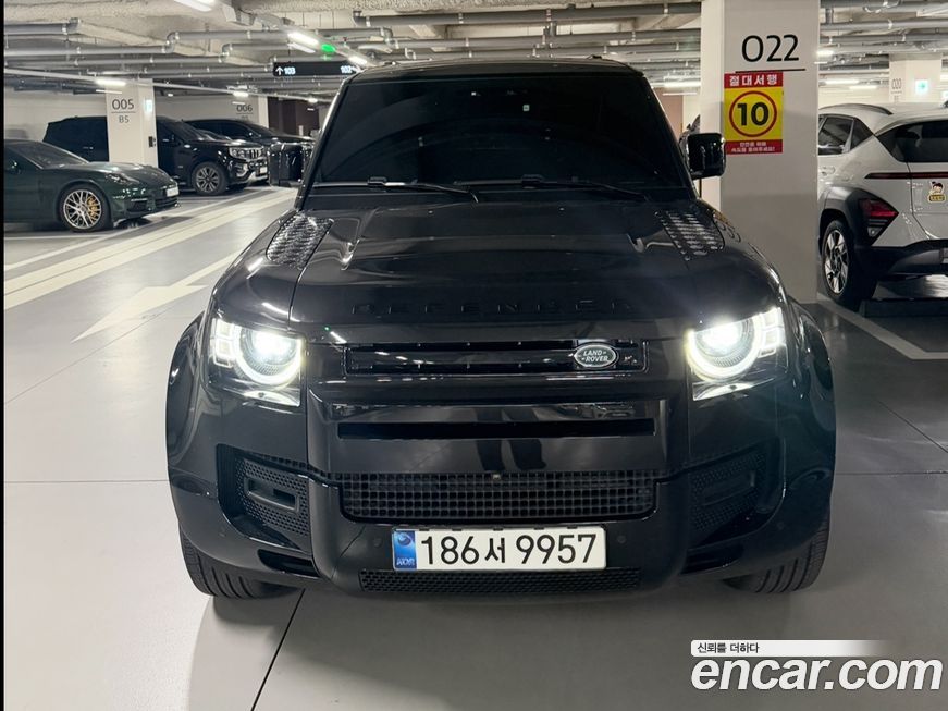 Land Rover Defender 2024