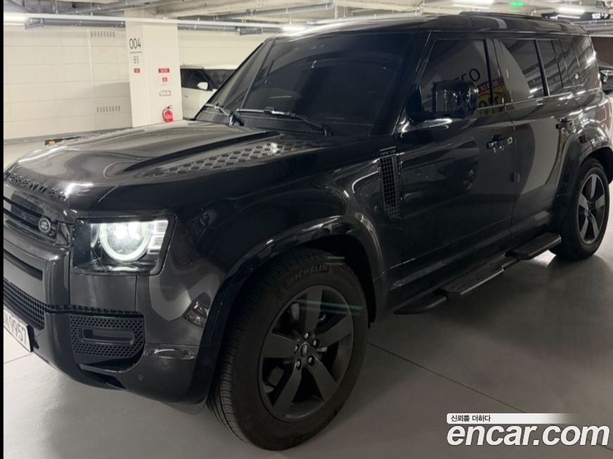 Land Rover Defender 2024
