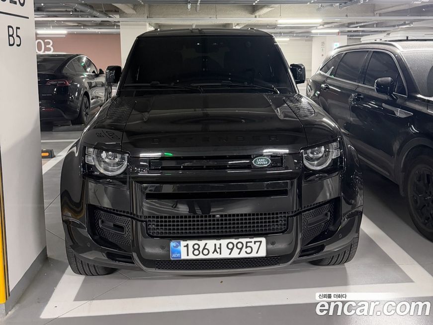Land Rover Defender 2024