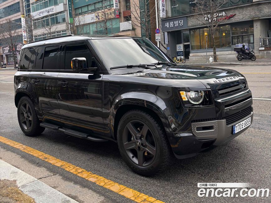 Land Rover Defender 2025