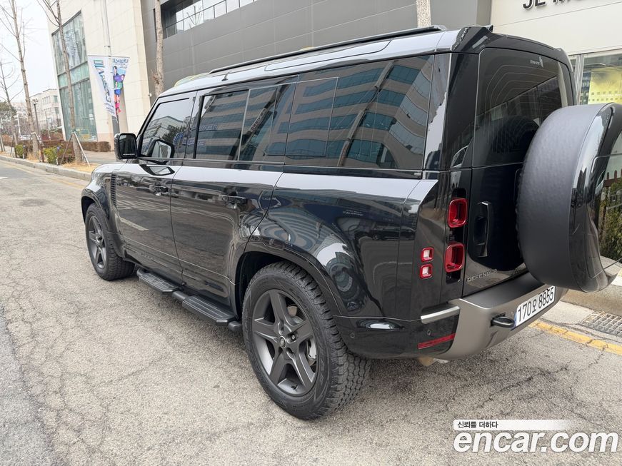 Land Rover Defender 2025